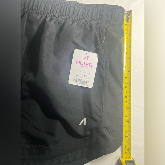Alive Magnetics Black Athletic Shorts Women’s Size XXXL Plus Size NWT - Picture 3 of 9